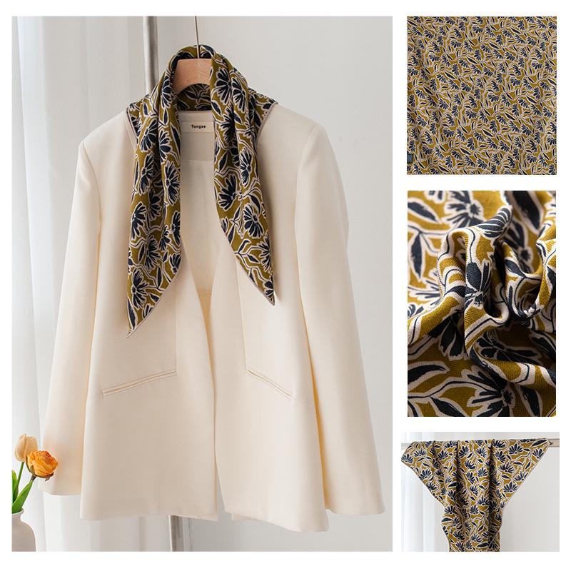 

Women s Elegant Silk Wool Scarf: 2025 Autumn/Winter Double-Sided Print, Sun Protection, and Warmth 70x70 cm
