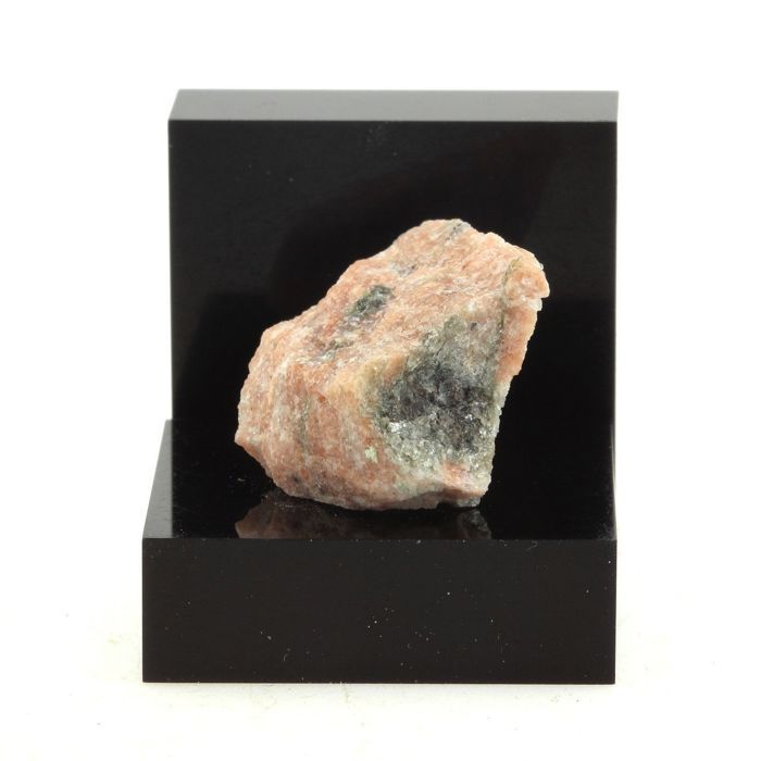 Anatexite 28.5 carats