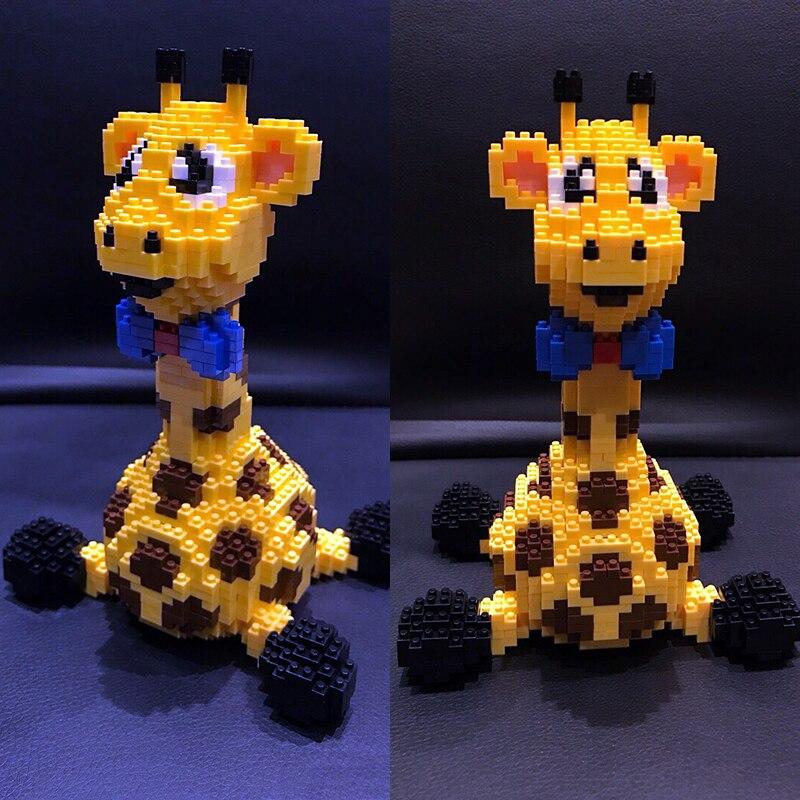 16083 Animal World Girafa galbenă Sit Pet Model 3D DIY Mini blocuri de diamante Cărămizi Jucărie de construcție pentru copii fără cutie