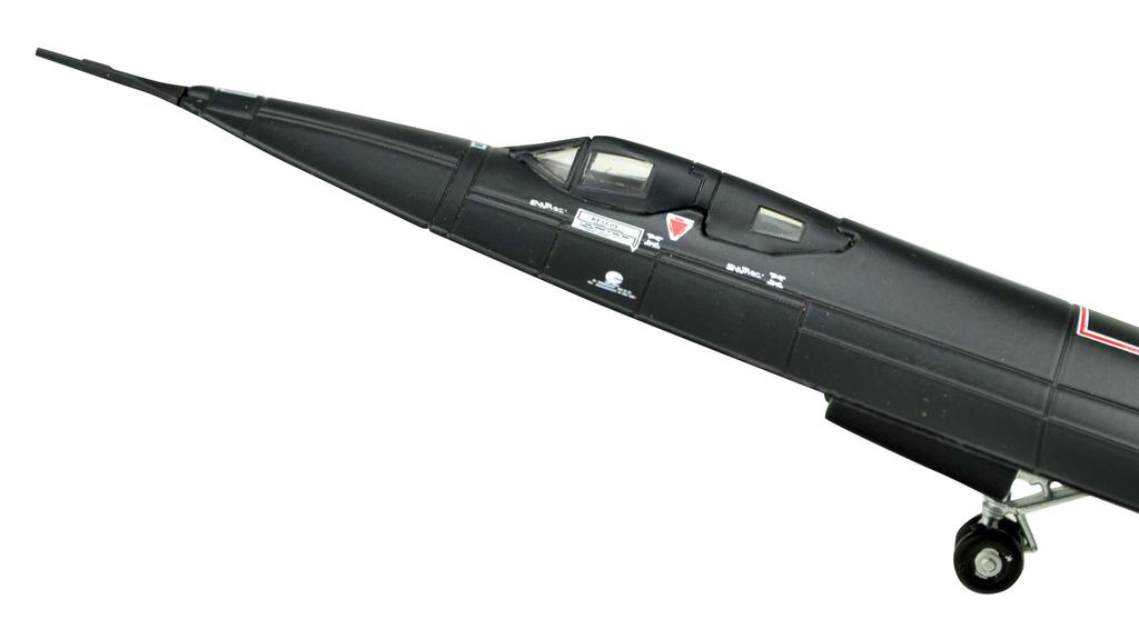 TANG Scale Blackbird Alloy Finished US Air Force NASA Airplane Model DYNASTY(TM) 1/144 SR-71 Model, Paint,