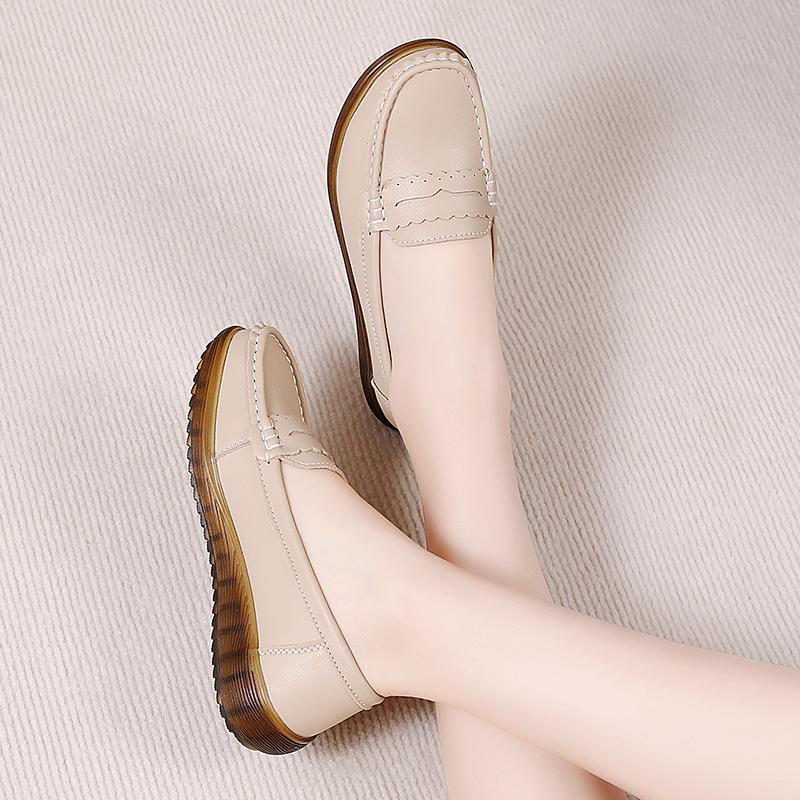 Women's Moccasins Casual Slip on Loafers Lady Summer Breathable Minimalist Flats Soft Walking Shoes for Mother