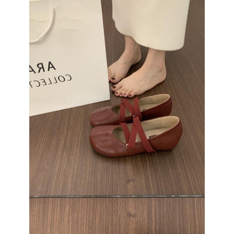 

Туфли Мэри Джейн женские новые осенние на мягкой подошве, не утомляют, с внутренней платформой, балетки с мелким вырезом 39 красный