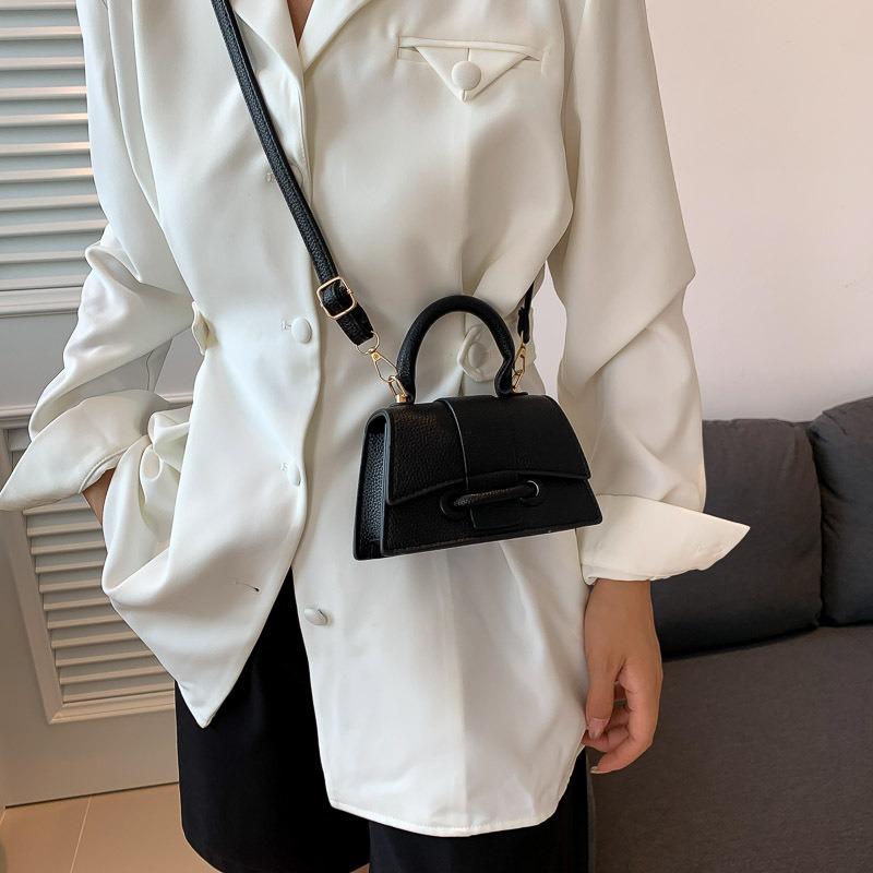 Small bag women's bag new simple and fashionable portable shoulder messenger bag fashionable small square bag