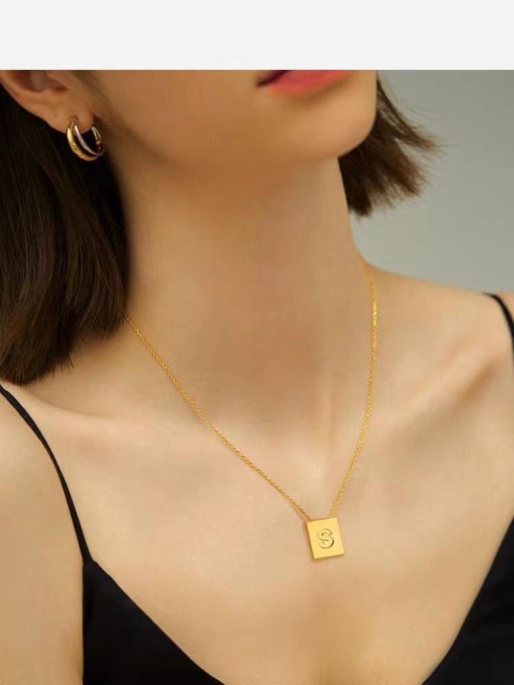 CELI Arc de Triomphe Initial Pendant Necklace - Luxury Niche Design