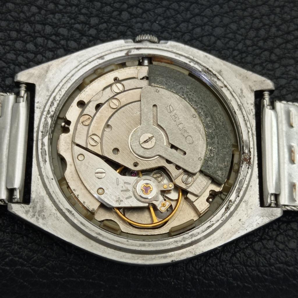 AUTOMATIC VINTAGE SEIKO 5 JAPAN MENS WHITE COLOR DIAL WATCH a702607-1