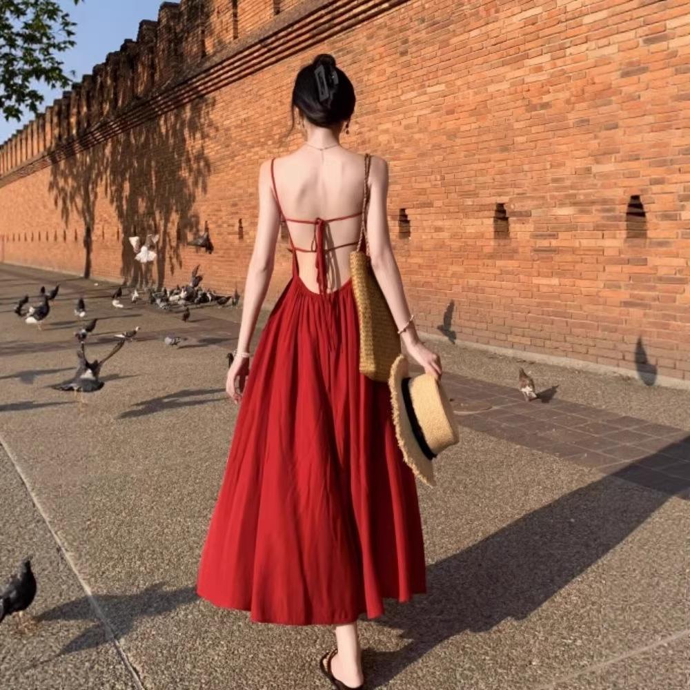 Yunnan Dali wears a French red suspender dress for women's sexy backless, suitable for seaside vacation photo skirts