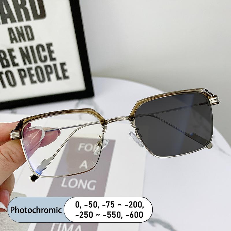 New Fashion Brand Design Women Eyebrows Eyeglass Frame Anti Blue Light Short Sight Prescription Myopia Glasses Photochromic -1.5