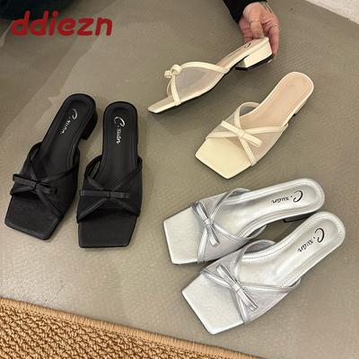 Mode Niedriger Absatz Damen Pantoletten Sandalen Damen Hausschuhe Schuhe Quadratische Zehenpartie Schuhwerk Mode Schmetterlingsknoten Damen Absatz-Hausschuhe Schuhe