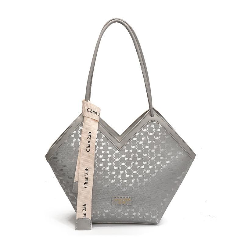 Premium Underarm Bag Women's New Fashion Portable Shoulder Bag Commuter Versatile Tote Bag