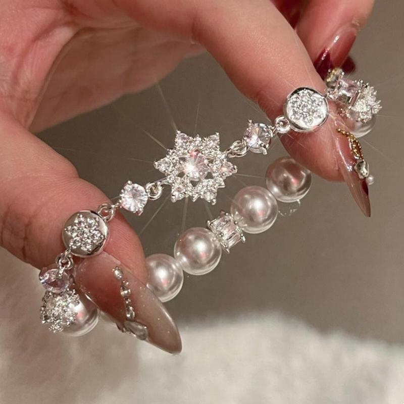 Rose Diamond Inlaid Pearl Bracelet Design Sense Niche High Value Temperament Personalized Fashion Shiny Bracelet