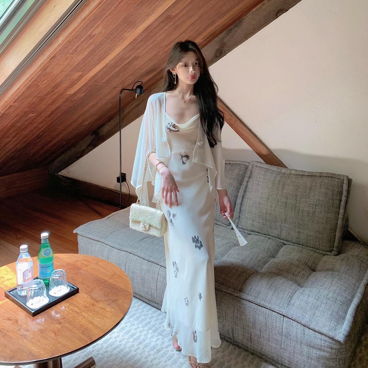 

ByYou Summer Elegant White Floral Chiffon Camisole Dress with Draped Collar and Cinched Waist Large