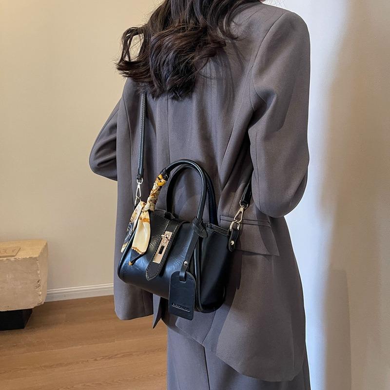 Premium small bag women's bag autumn and winter versatile new texture versatile commuter messenger bag portable bucket bag