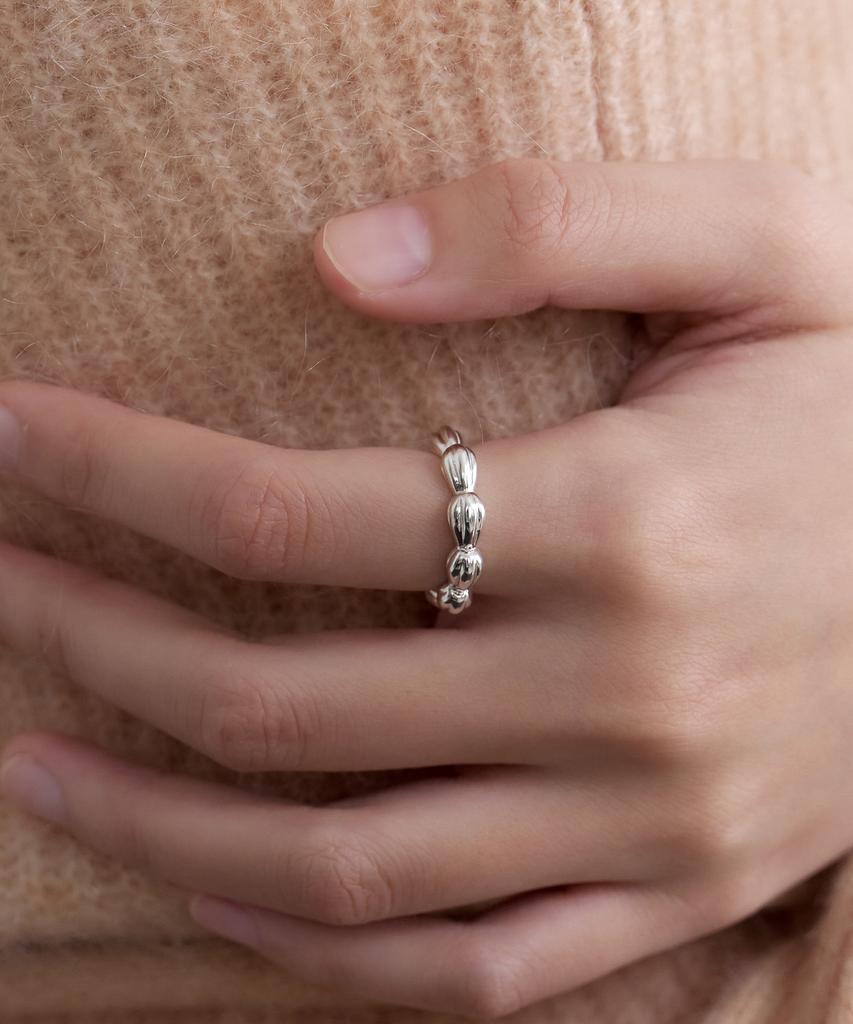 Byweekend Petal Free Ring
