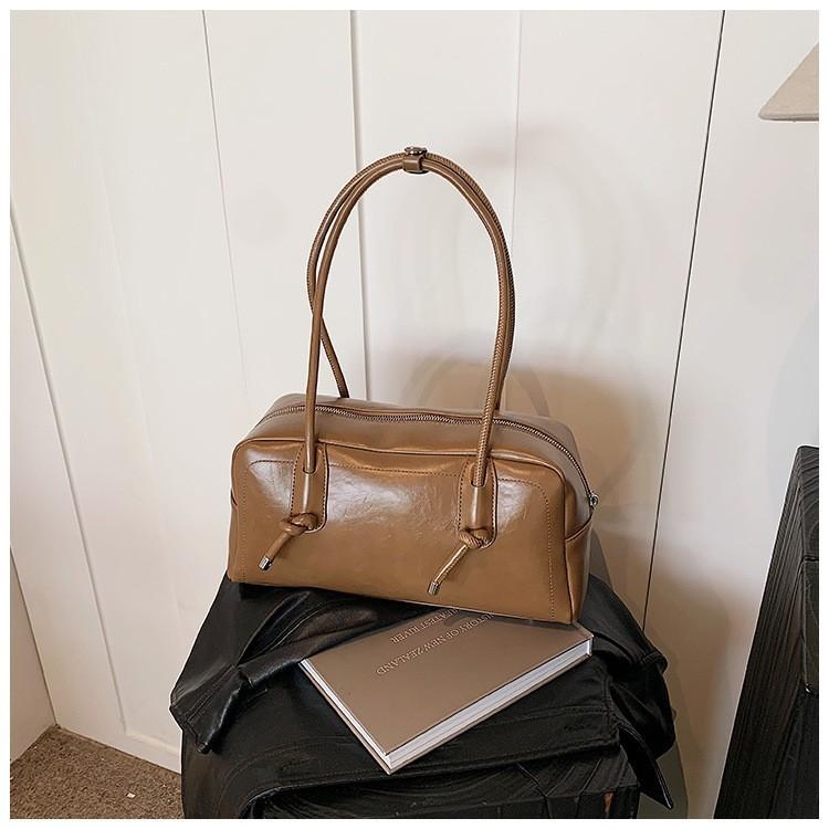 IELGY High-End Retro Large-Capacity Bag Commuter Shoulder Fashion Portable Pillow Bag
