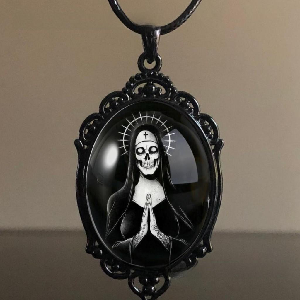 Geometric Gothic Black Glass Pendant Necklace With Alloy Chain For Unisex Fashion