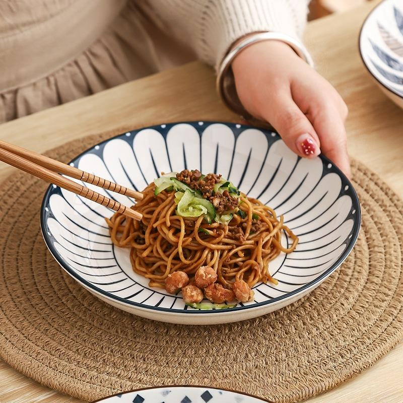 Japanese Style Ceramic Dinner Plate Creative Household Round Pasta Fruit Breakfast Plate Kitchen Tableware Accessories 2025 New