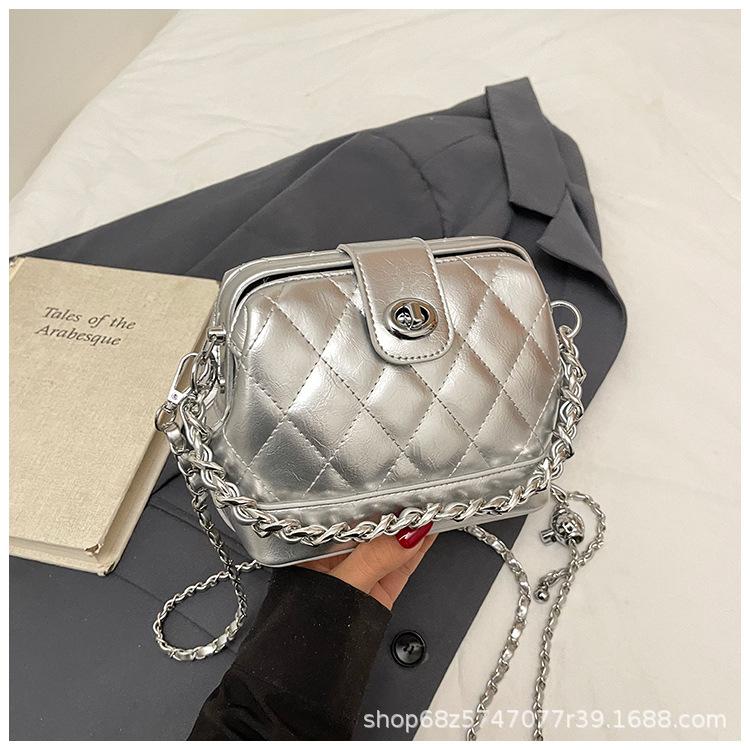 Box Bag Women's 2025 Explosion Super Fire Rhombus Chain Small Bag High Sense Ins Versatile Messenger Shell Bag Tide