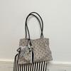 New fashionable large-capacity single bag shoulder handbag messenger bag women's tote bag winter bag