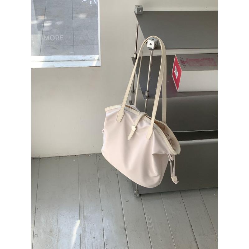 

Nylon tote bag large-capacity splicing design portable commuter bag retro simple and versatile new women s shoulder bag
