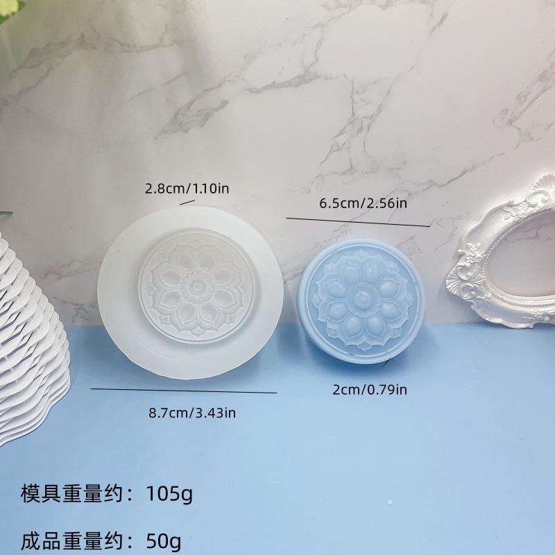 

Round Retro Carved Silicone Mold Food Grade High Low Temperature Resistant Handmade Diy Chocolate Desserts Crystal Glue Drops