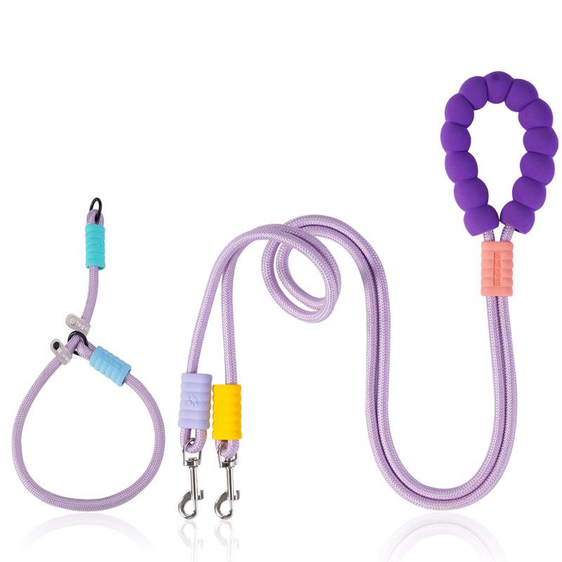 

Универсальный поводок для крупных собак, который предотвращает их освобождение и не душит их шею. Это универсальный инструмент для выгула собак фиолетовый