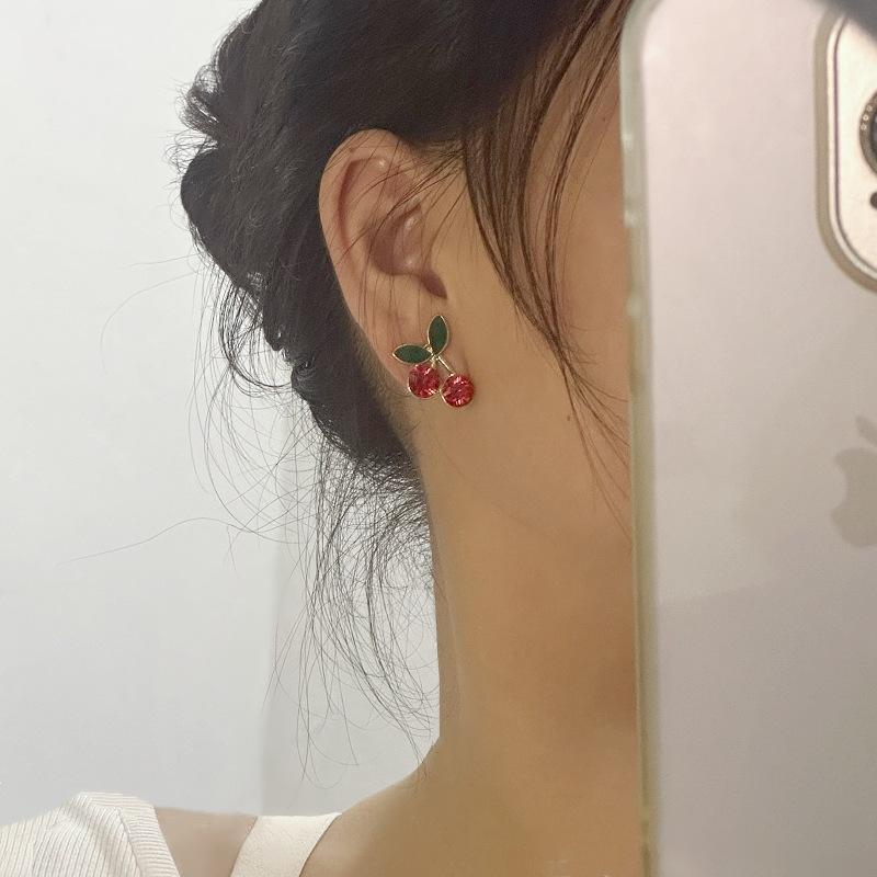 Sweet Cherry Earrings for Women Red Cherry Fruit Stud Earring Cute Girl Simple Exquisite Edition Luxury Designer Zircon