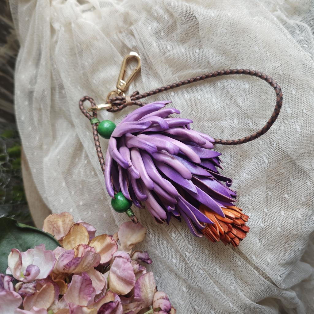 Handcrafted 3D Protea Flower Keychain & Necklace Pendant - Vegetable-Tanned Full-Grain Leather with Artisan Dyeing