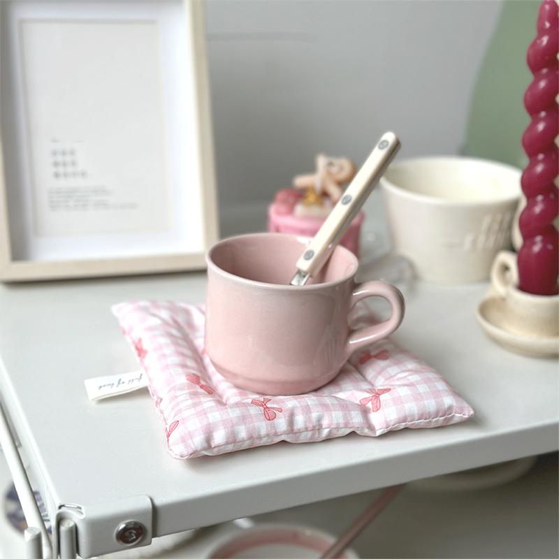 14x14cm Bow Pattern Unique Square Shaped Multi-functional Multiple Styles Heat Resistant Cotton Home Table Decor Accessories
