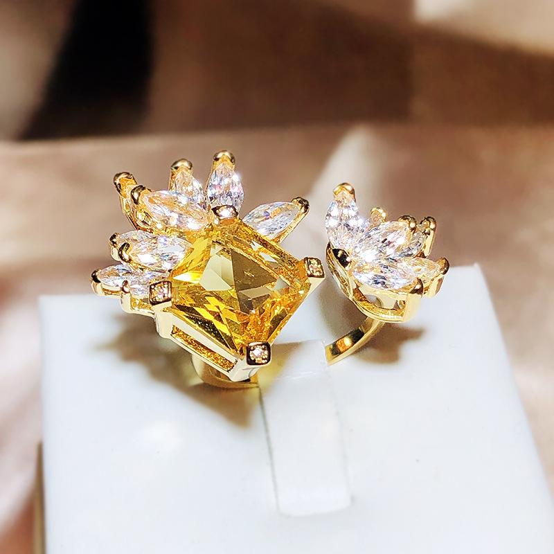 Luxury Fashion Yellow Diamond Flower Rings for Women Temperament Zircon Gold Color Adjustable Ring Elegant Wedding Party