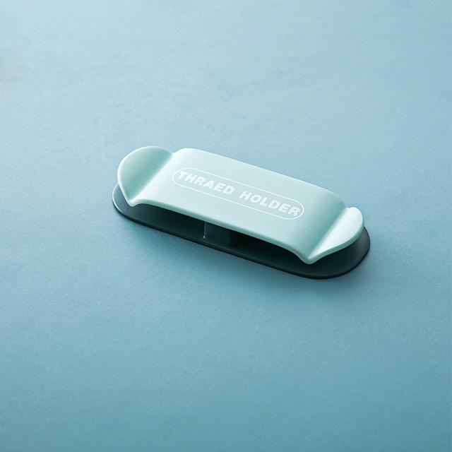 

Тримач розетки для вилки живлення Настінний самоклеючий гачок Багатофункціональний настінний гачок Намотувач USB-кабелю для передачі даних Приймач для навушників