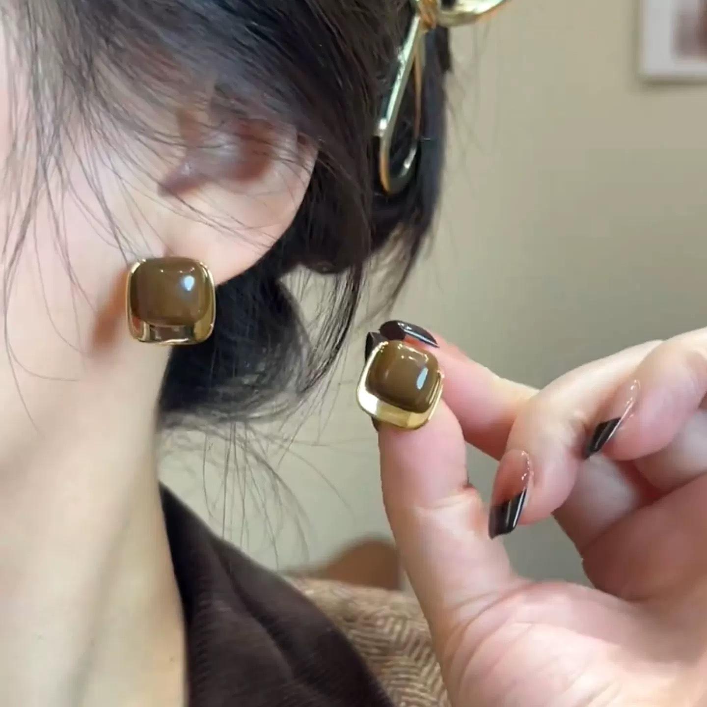 Light Luxury, High-end Feel, Maillard Square Earrings, Niche, Versatile, Fashionable Earrings, Temperament Earrings 925 silver