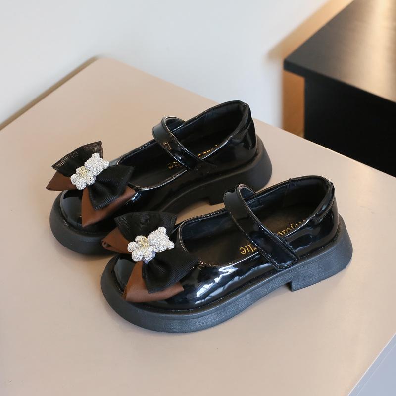 

Spring Girls Soft Sole Butterfly Princess Shoes Primary School Fashion Flat Leather Shoes size 30 чорний