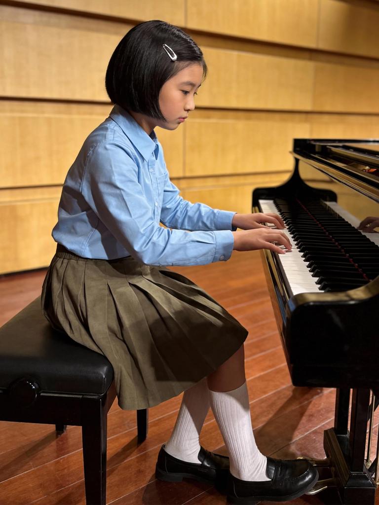 Lolanta Kids' Girls' Formal Shirt, Long Sleeve, School Shirt, Dress Shirt, Blouse with Pocket, Light Blue, Size 160