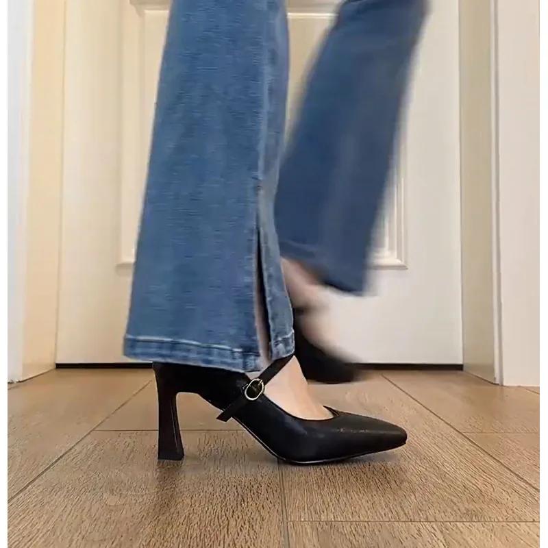 Fashion French Square Thick Heel Single Shoes Women's 2025 New Retro Style One-word Buckle with Light Mouth High Heels