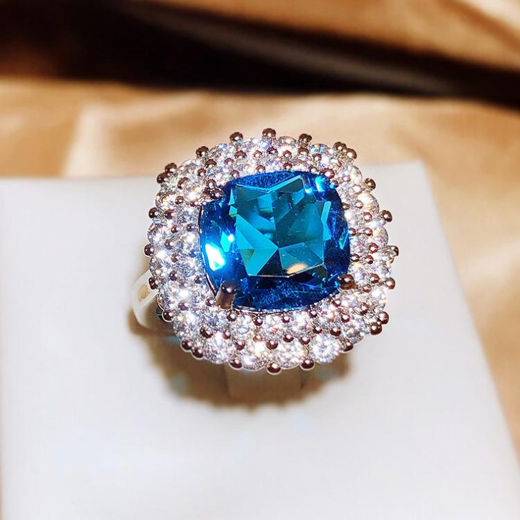 2026 European and American Retro Temperament Ring Women's Full Diamond Sapphire Light Luxury Sea Blue Zircon Women's Ring