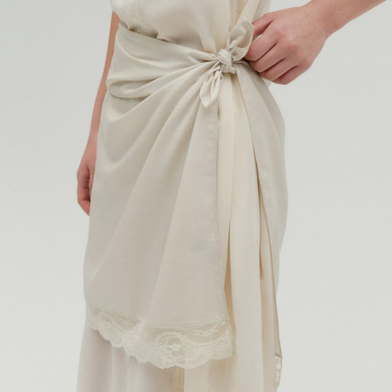 

SALTY PEBBLE GLOSSY LACE SCARF [BEIGE] F