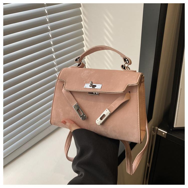 Fashionable Casual 2024 New Spring Retro Solid Color Lock Closure Minimalist Shoulder Tote Bag розовый