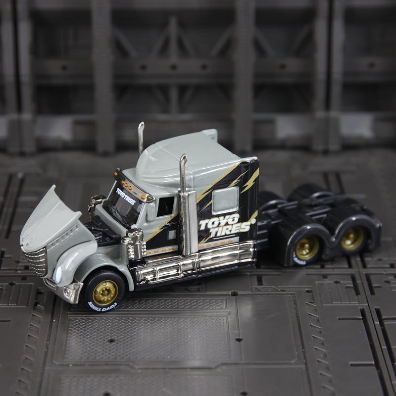 Maisto 1:64 Simulation of the International Lone Star American Heavy Truck Alloy Model Static Car Ornament Gift