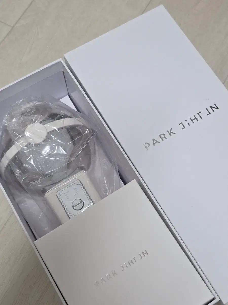 

Park Ji Hoon cheering stick