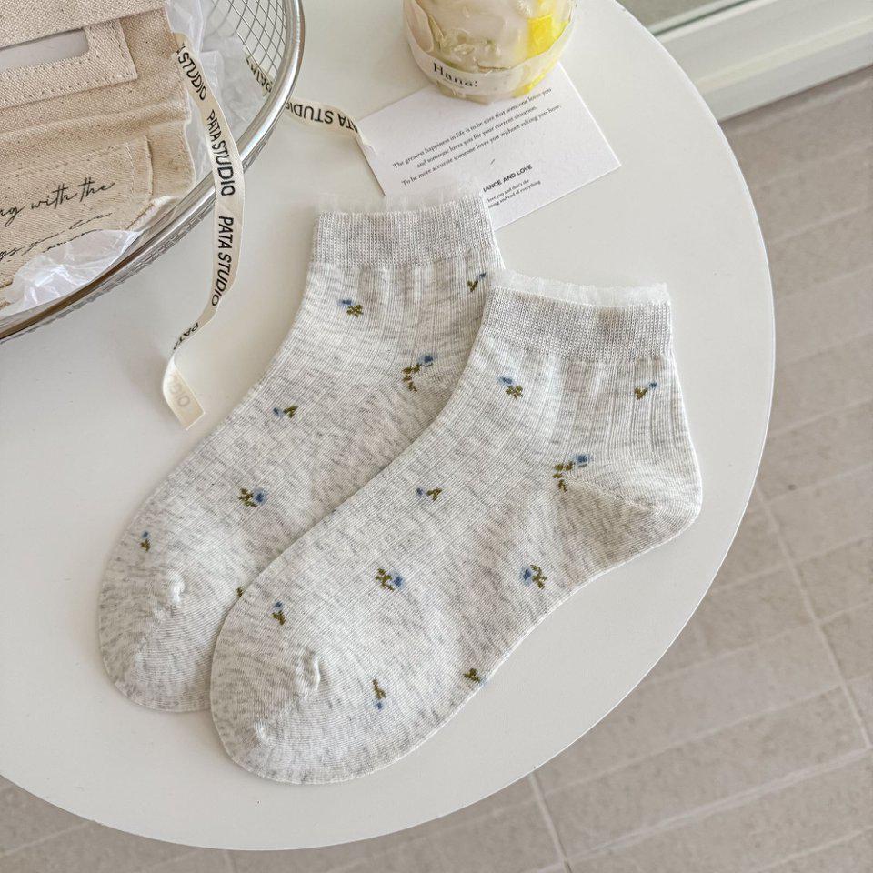 Retro Floral Lace Low-Cut Academy Style Socks for Spring and Summer