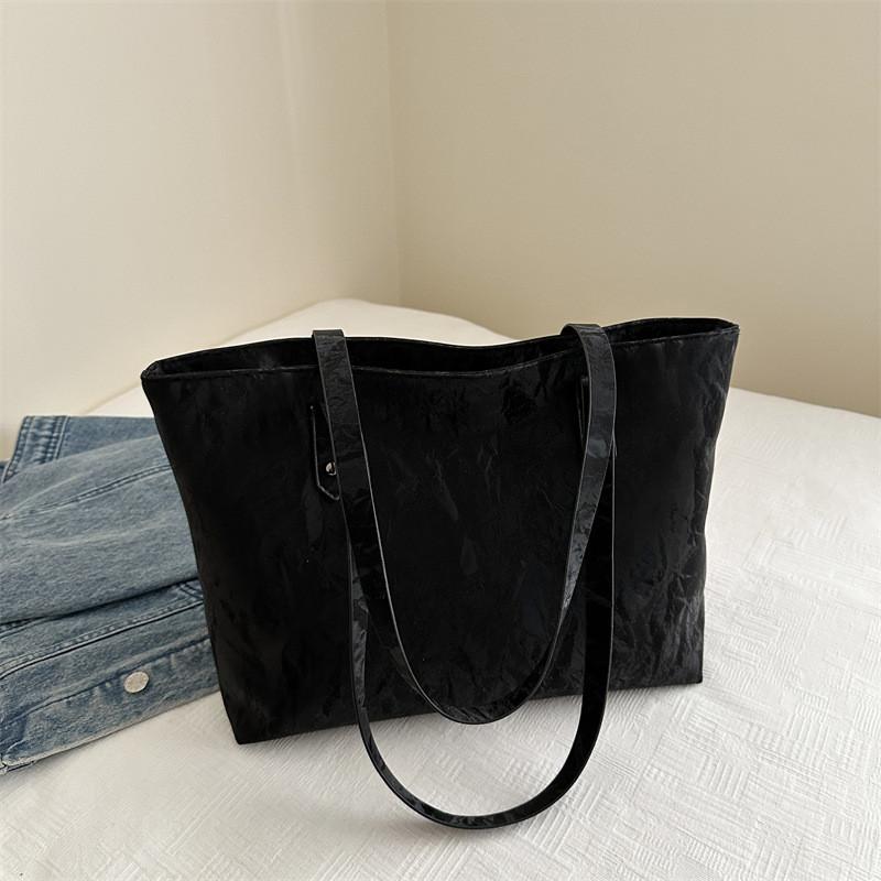 

Trendy Single Shoulder Tote Bag For Women With Beautiful Casual Commuter Style And Ample Space чёрный