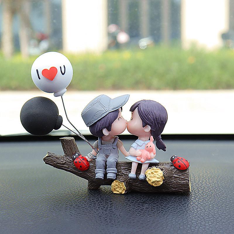 New Cute Couples Car Ornaments Tree Branch Figure Figurines Decorations Automotive Interior Dashboard Decor Accessories