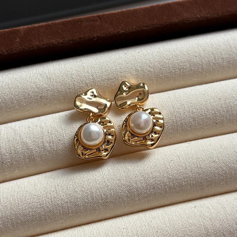 Medieval style Maillard tiger s eye stone stud earrings geometric irregular heavy industry metal earrings light luxury temperament earrings