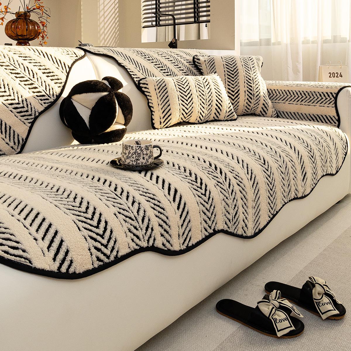 

New Plush Sofa Cushion Special-Shaped Irregular Non-Slip Seat Cushion Light Luxury High-End Straight Row Sofa Cover 70*70cm