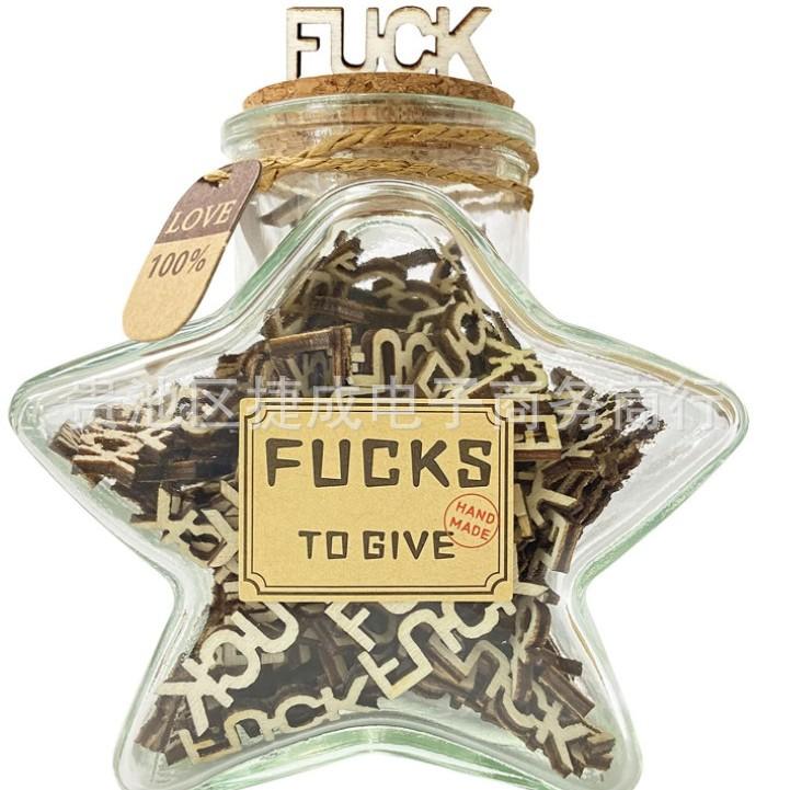 Lustiges Fuck-Glas Geschenk – 100 Holzbuchstaben-Ausschnitte, Scherz-Geburtstagsgeschenk für Ihn/Sie, Neuartige Schreibtischdekoration zur Stressbewältigung