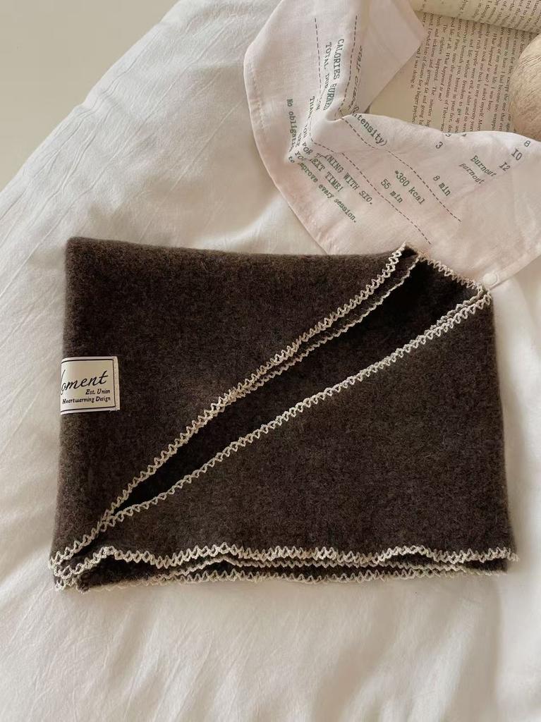 Korean simple hook edge scarf women's autumn and winter retro warm scarf versatile soft waxy atmosphere shawl triangle scarf