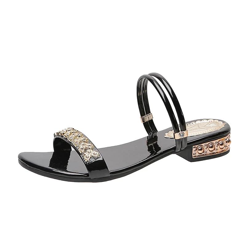 Fashion Women Slippers 2025 New Fashion Sandals Non-Slip Crystal Luxury Ladies Slippers Rivet Rhinestone Low Heels Shoes Slides Women