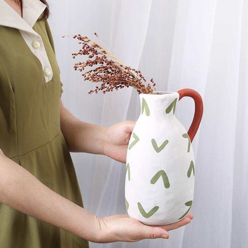 Creative Painted Polka Dot Irregular Ceramic Vase Entryway Decorative Art Hydroponic Flower Vase Craft Interior Aesthetic Decor