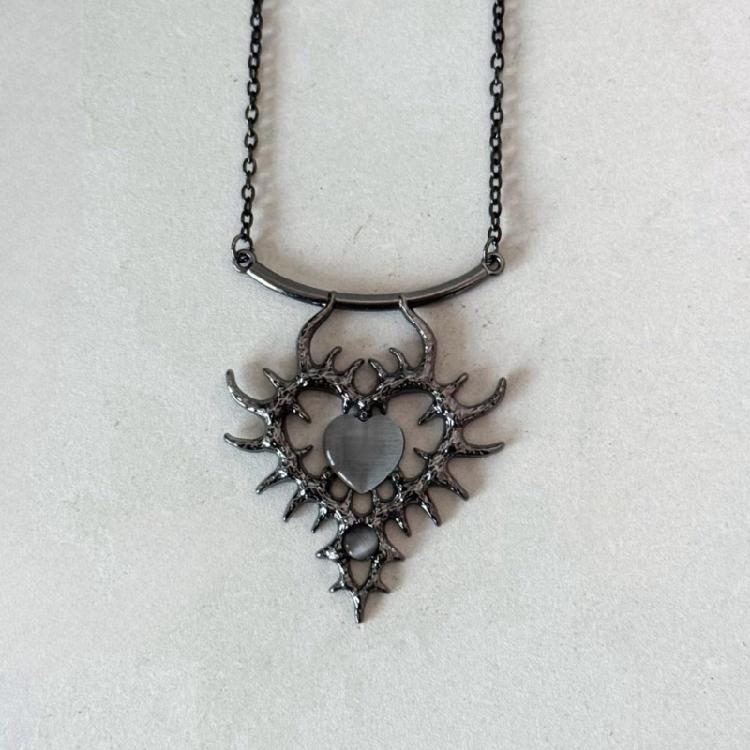 Trendsetting Rhinestones Encrusted Heart Necklace Fashion Accessory for Dates and Everyday Daily Use Casual Wear