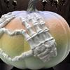 Dopamine Halloween Pink Skull Hand Pumpkin Carving Statue Gothic Style Decorative Resin Craft Desktop Accessory Decor Dapamine